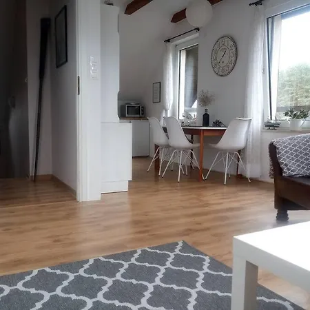 Z Ogrodem I Jacuzzi شقة